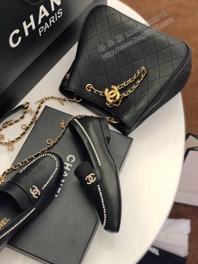 Chanel女鞋 香奈兒2020春夏頂級涼鞋系列 大扣小珍珠 Chanel爆款休閒女單皮鞋  naq1310